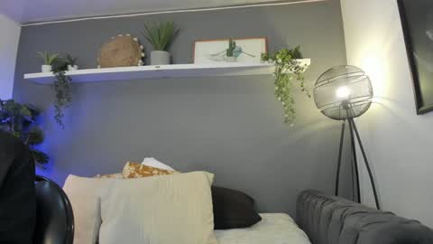 Snapshot of _aliice_1 chatting on 02.07.25 Alice online show from 02.07.25