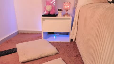 Snapshot of _alissonrose chatting on 11.28.25 Karo online show from 11.28.25