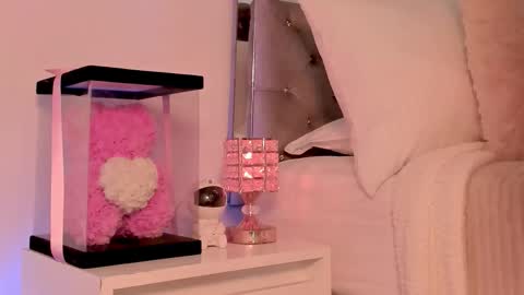 Snapshot of _alissonrose chatting on 12.22.25 Karo online show from 12.22.25