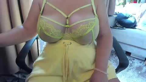 Snapshot of _alyssia_ chatting on 07.25.26 lisa online show from 07.25.26