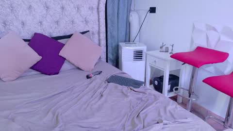 Amy    online show from 01.25.25