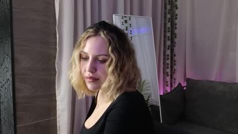 Snapshot of _amymoore_ chatting on 02.13.26 _amymoore_ online show from 02.13.26