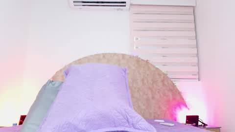 Snapshot of _aniisha_ chatting on 12.03.25 Any online show from 12.03.25