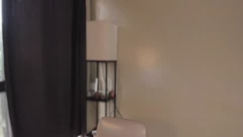 Snapshot of _ann1e_ chatting on 06.30.26 annie . online show from 06.30.26