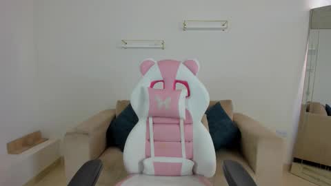    online show from 11.04.25