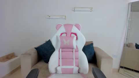    online show from 11.10.25