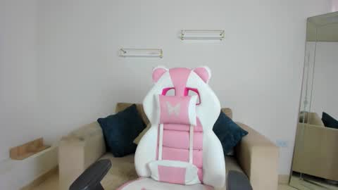 Snapshot of _april_smith_ chatting on 02.10.26 online show from 02.10.26