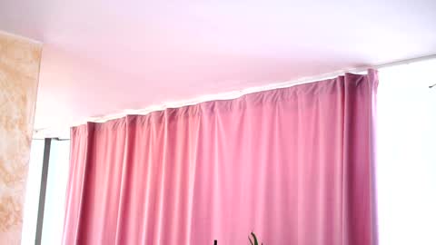 Arielle online show from 01.06.25