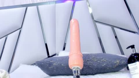 Aura online show from 02.26.25