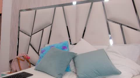 Aura online show from 06.09.26