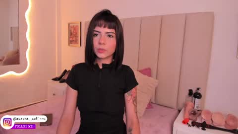 _aurora_collins_ online show from 06.25.26
