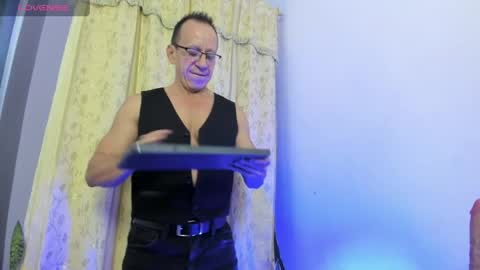Axel online show from 05.20.26