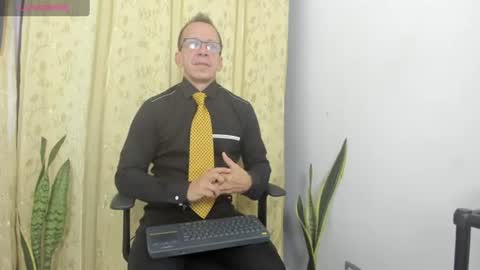Snapshot of _axelking1_ chatting on 06.16.26 Axel online show from 06.16.26