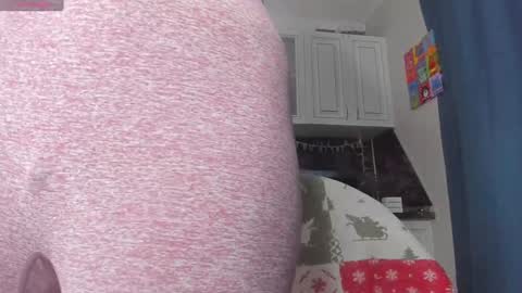 Snapshot of _axolot_ chatting on 01.08.25 Olivia online show from 01.08.25