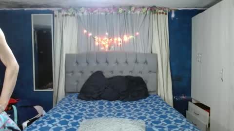 Snapshot of _azalea_65 chatting on 10.05.25 _azalea_65 online show from 10.05.25