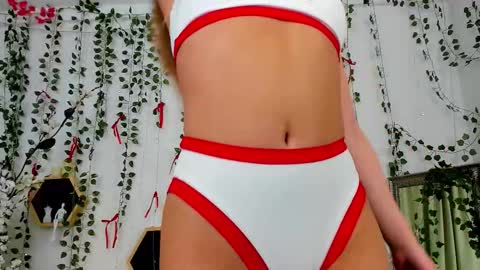 Snapshot of _bellaclark chatting on 03.14.26 Bella online show from 03.14.26