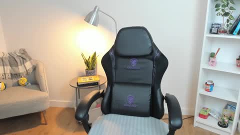 Bella Evans online show from 02.26.25