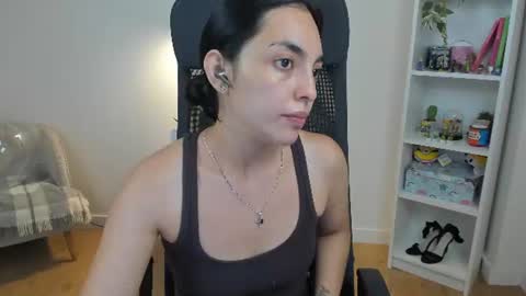 Snapshot of _bellaevans_ chatting on 06.23.26 Bella Evans online show from 06.23.26