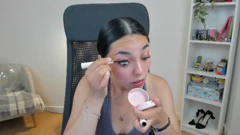 Snapshot of _bellaevans_ chatting on 06.24.26 Bella Evans online show from 06.24.26