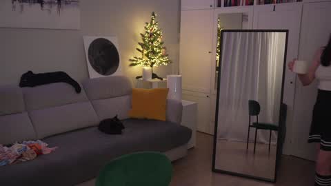 Lili online show from 12.08.24