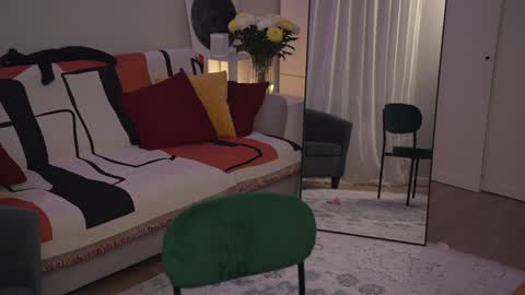 Lili online show from 01.24.25