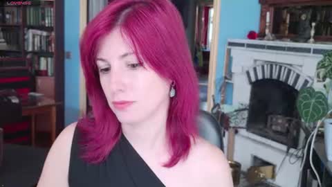 Snapshot of _blackpearl chatting on 07.10.26 Laura online show from 07.10.26