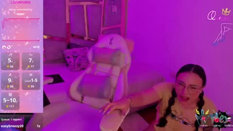 Angie  Independent model online show from 05.30.26