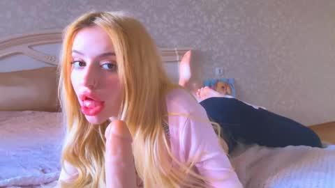 Stella online show from 09.30.25