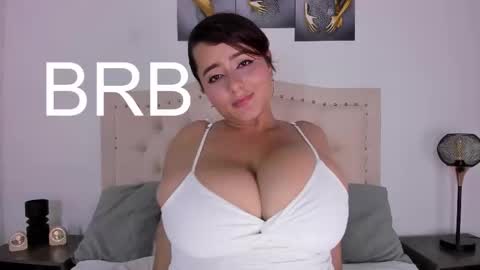 Snapshot of _bustylucianaa_ chatting on 01.12.26 Luciana online show from 01.12.26