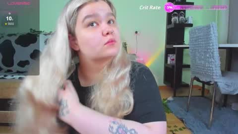 Snapshot of _candym1lky_ chatting on 09.12.25 _candym1lky_ online show from 09.12.25