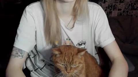 Snapshot of _caramel_milk_ chatting on 10.07.25 Merlizz online show from 10.07.25