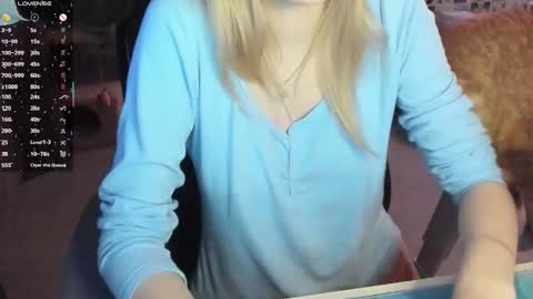 Snapshot of _caramel_milk_ chatting on 10.23.25 Merlizz online show from 10.23.25