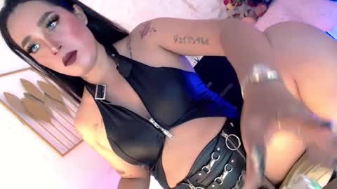 Caroline online show from 02.07.26