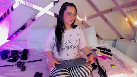 Snapshot of _carolinee_sweet chatting on 12.06.24 Caroline Sweet online show from 12.06.24