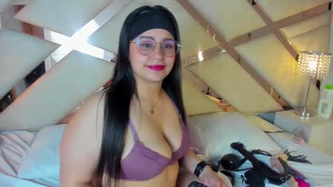 Snapshot of _carolinee_sweet chatting on 12.18.24 Caroline Sweet online show from 12.18.24