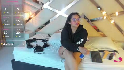 Snapshot of _carolinee_sweet chatting on 12.22.24 Caroline Sweet online show from 12.22.24