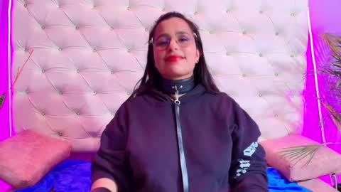 Snapshot of _carolinee_sweet chatting on 01.20.25 Caroline Sweet online show from 01.20.25