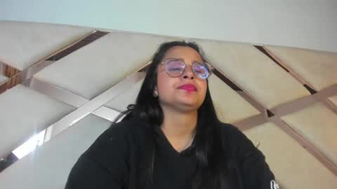 Snapshot of _carolinee_sweet chatting on 01.23.25 Caroline Sweet online show from 01.23.25