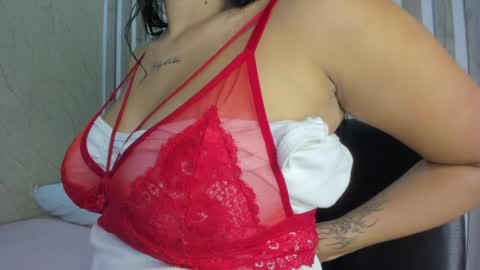 Chloe Collins online show from 05.19.26