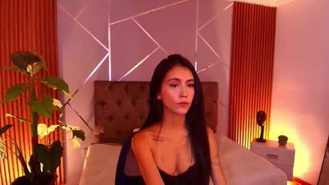 Snapshot of _coraliinee_ chatting on 03.19.26 Coraline online show from 03.19.26