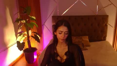 Snapshot of _coraliinee_ chatting on 04.02.26 Coraline online show from 04.02.26