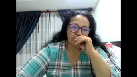 Snapshot of _cristal15 chatting on 11.17.25 _cristal15 online show from 11.17.25