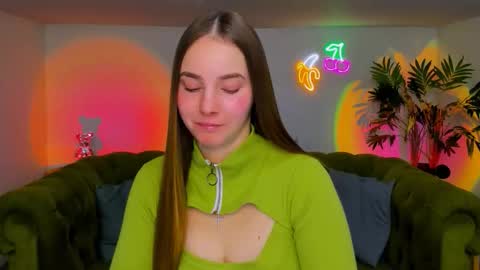 Snapshot of _cuddle_bug_ chatting on 11.22.25 Erika online show from 11.22.25