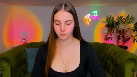 Snapshot of _cuddle_bug_ chatting on 11.26.25 Erika online show from 11.26.25