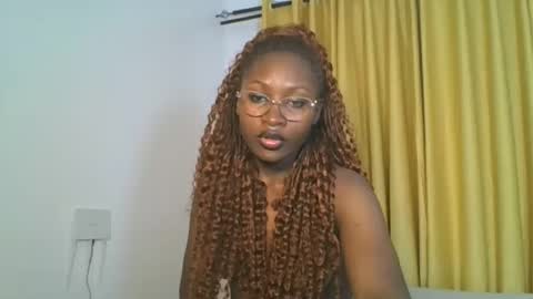 Snapshot of _cutestephanie chatting on 11.01.25 STEPH online show from 11.01.25