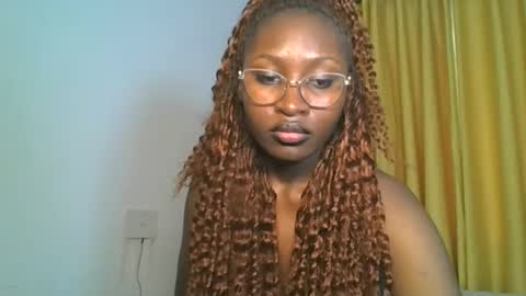 Snapshot of _cutestephanie chatting on 11.02.25 STEPH online show from 11.02.25