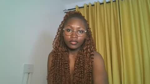 Snapshot of _cutestephanie chatting on 11.03.25 STEPH online show from 11.03.25