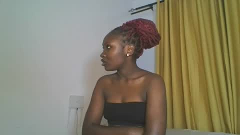 Snapshot of _cutestephanie chatting on 11.23.25 STEPH online show from 11.23.25