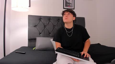 Snapshot of _daarcy chatting on 01.08.26 Darcy online show from 01.08.26