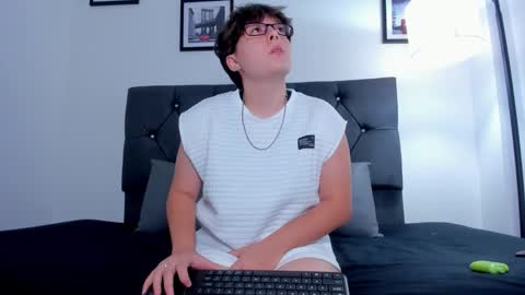 Snapshot of _daarcy chatting on 01.19.26 Darcy online show from 01.19.26